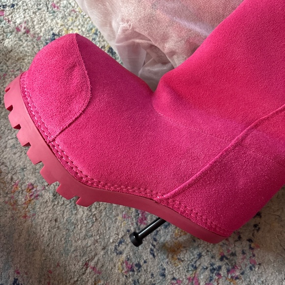 Boots - Picture 1 of 3